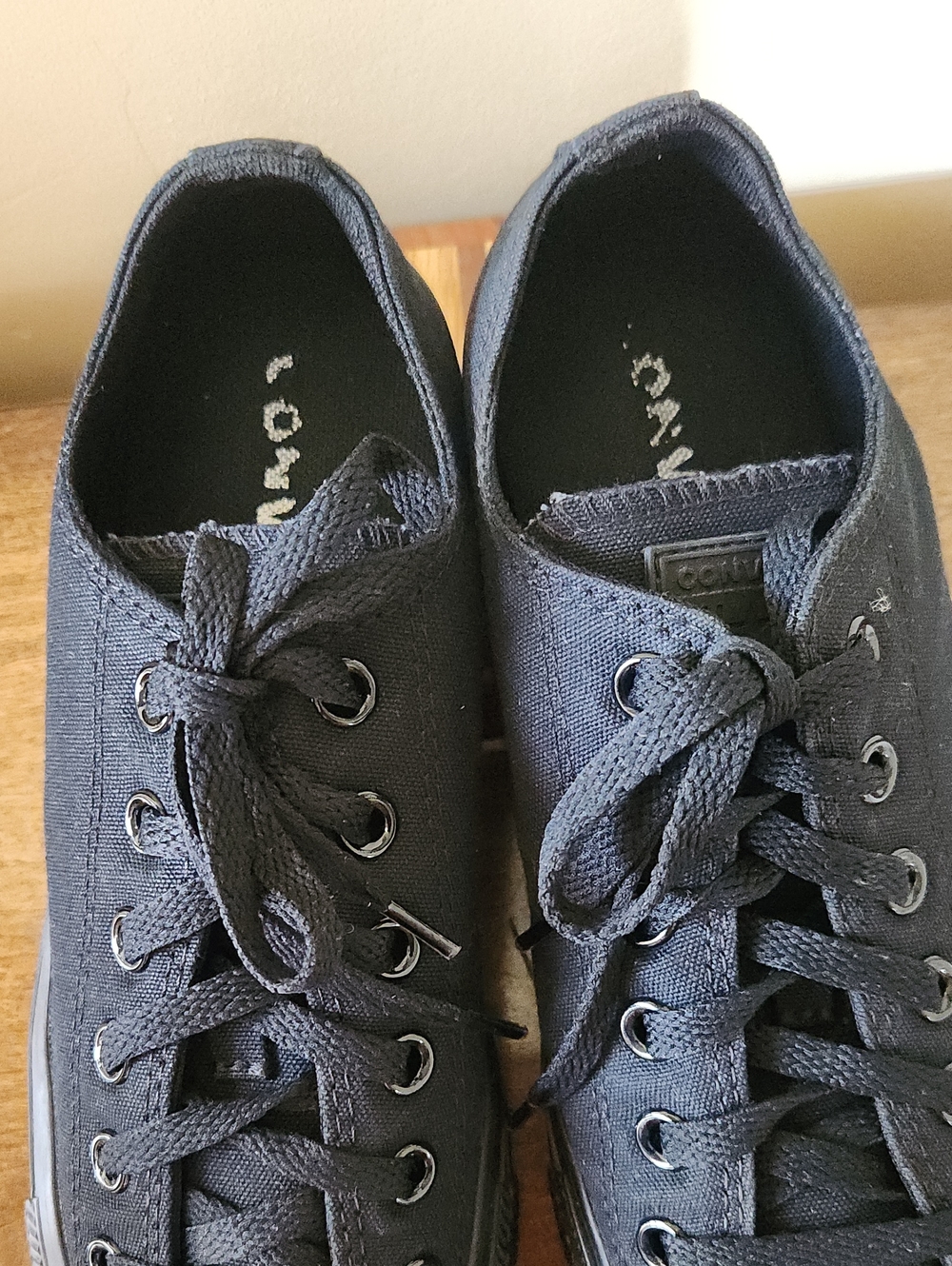Converse Unisex Classic Black Canvas Low-Top Sneakers Women's Size 8.5 - Picture 4 of 10